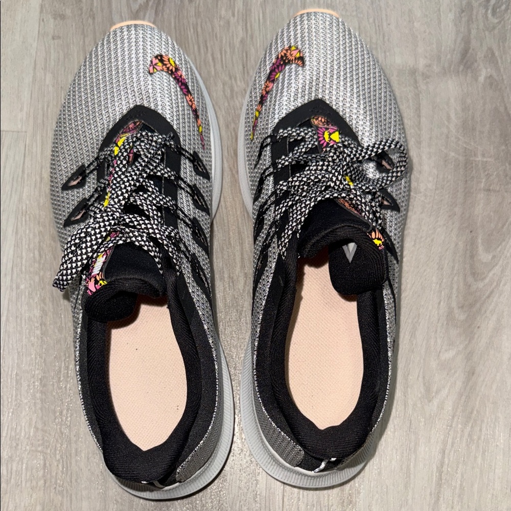 Stylish Gray Nike Women's Sneakers
